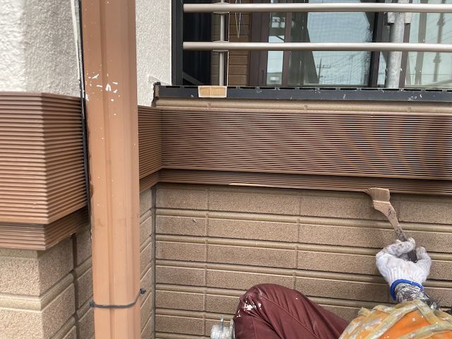 草加市積水ハウス外壁塗装工事　ケーシング塗装